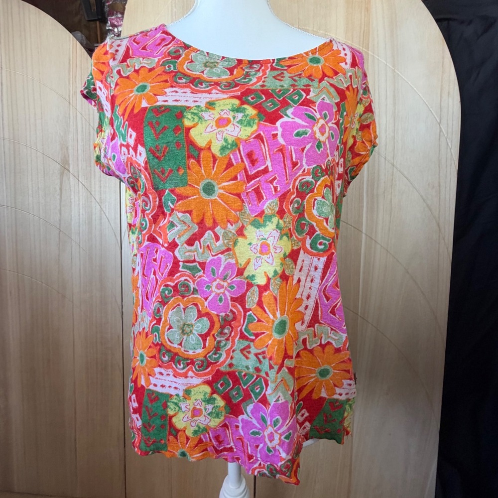 Nicole Miller Linen Top S Red Floral Print Side Button Boho Casual Summer Tee